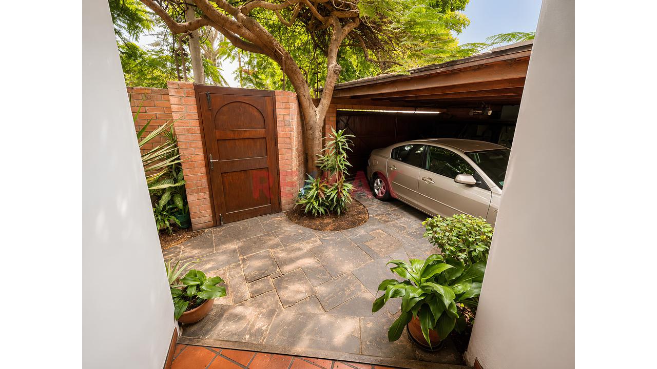 Hermosa Casa En Venta De 334M² Frente A Parque – Ubicación Privilegiada En Surco - 19