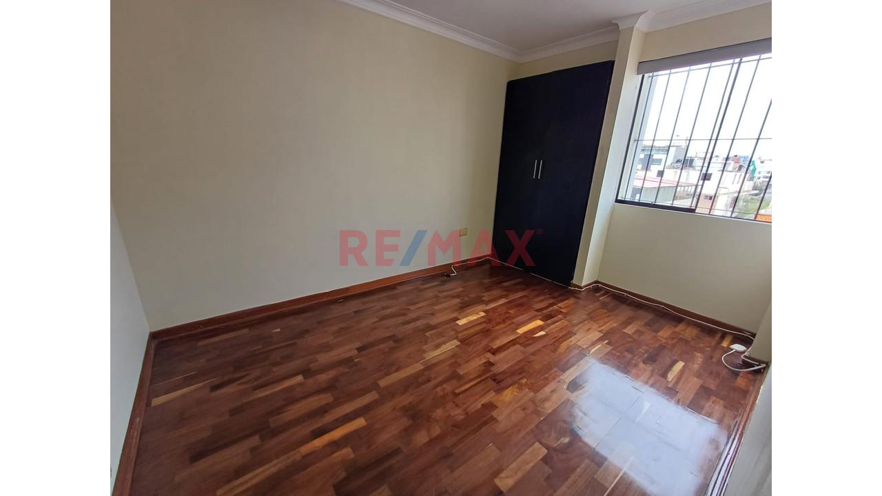 Amplio Duplex En Alquiler En San Miguel - 10