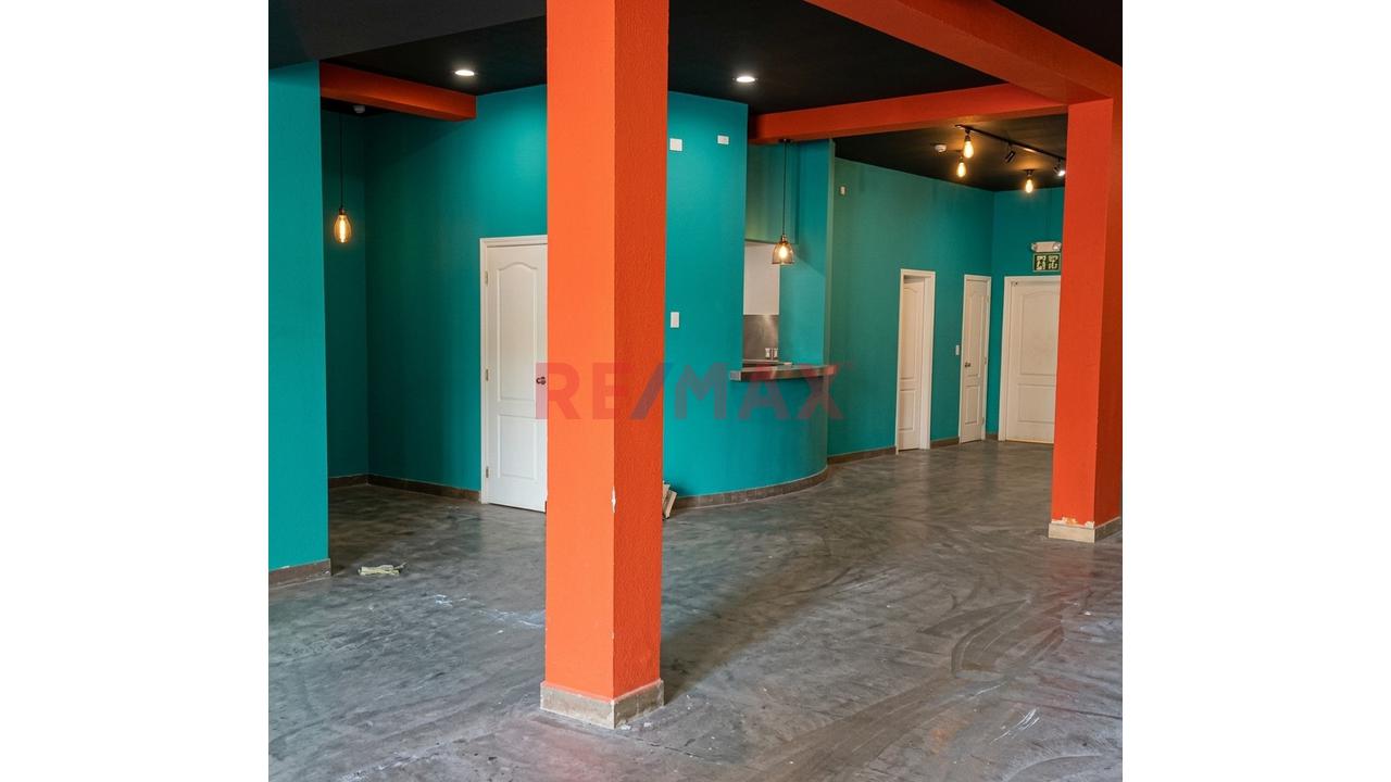 LOCAL COMERCIAL 4