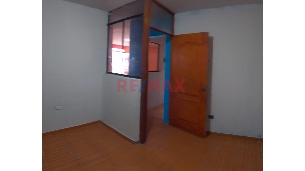 Casa de 8 dormitorios en Ventanilla, 231 m² — foto 4