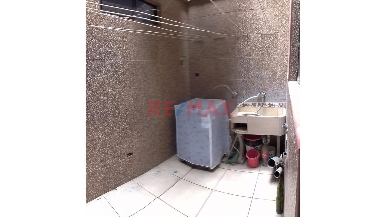 Casa de 8 dormitorios en Ventanilla, 231 m² — foto 3