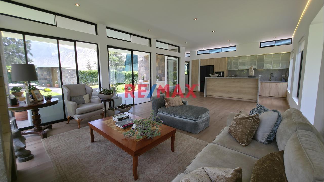 Venta Casa De Estreno Con Piscina En Condominio La Quebrada – Cieneguilla