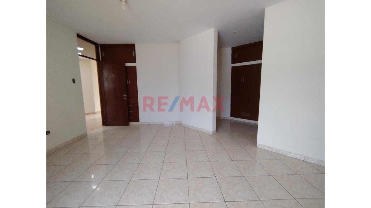 Vendo Casa En Urb Sta Maria Del Pinar De 391 M2 Construidos — foto 4