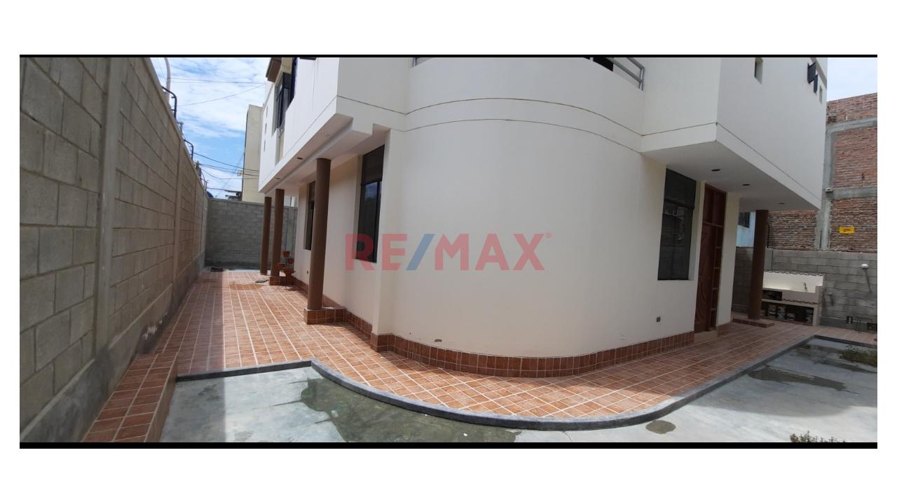 Vendo Casa En Urb Sta Maria Del Pinar De 391 M2 Construidos — foto 13