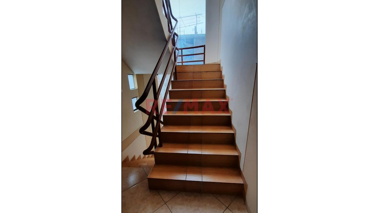 Vendo Casa En Urb Sta Maria Del Pinar De 391 M2 Construidos - 17