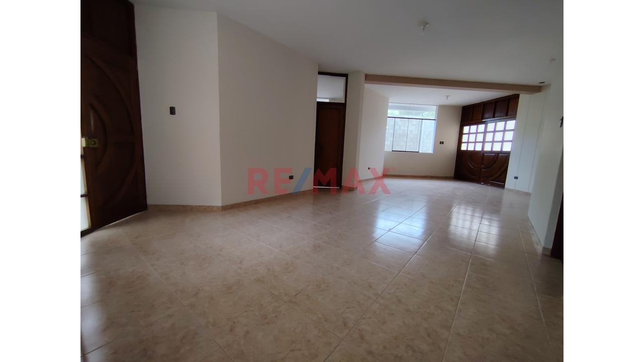 Vendo Casa En Urb Sta Maria Del Pinar De 391 M2 Construidos — foto 7