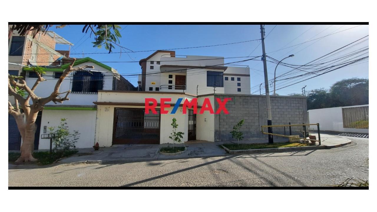 Vendo Casa En Urb Sta Maria Del Pinar De 391 M2 Construidos