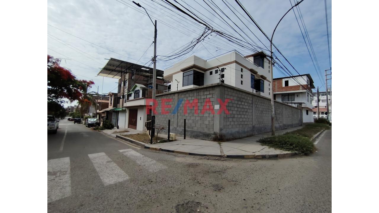 Vendo Casa En Urb Sta Maria Del Pinar De 391 M2 Construidos — foto 11