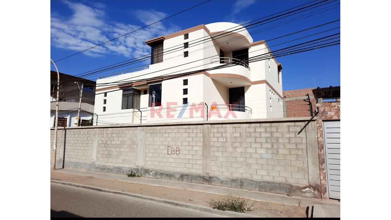 Vendo Casa En Urb Sta Maria Del Pinar De 391 M2 Construidos - 18