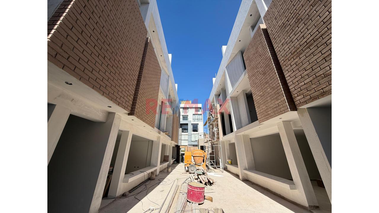 Exclusividad En Yanahuara Tradicional Venta De Triplex Estilo Town House - 11