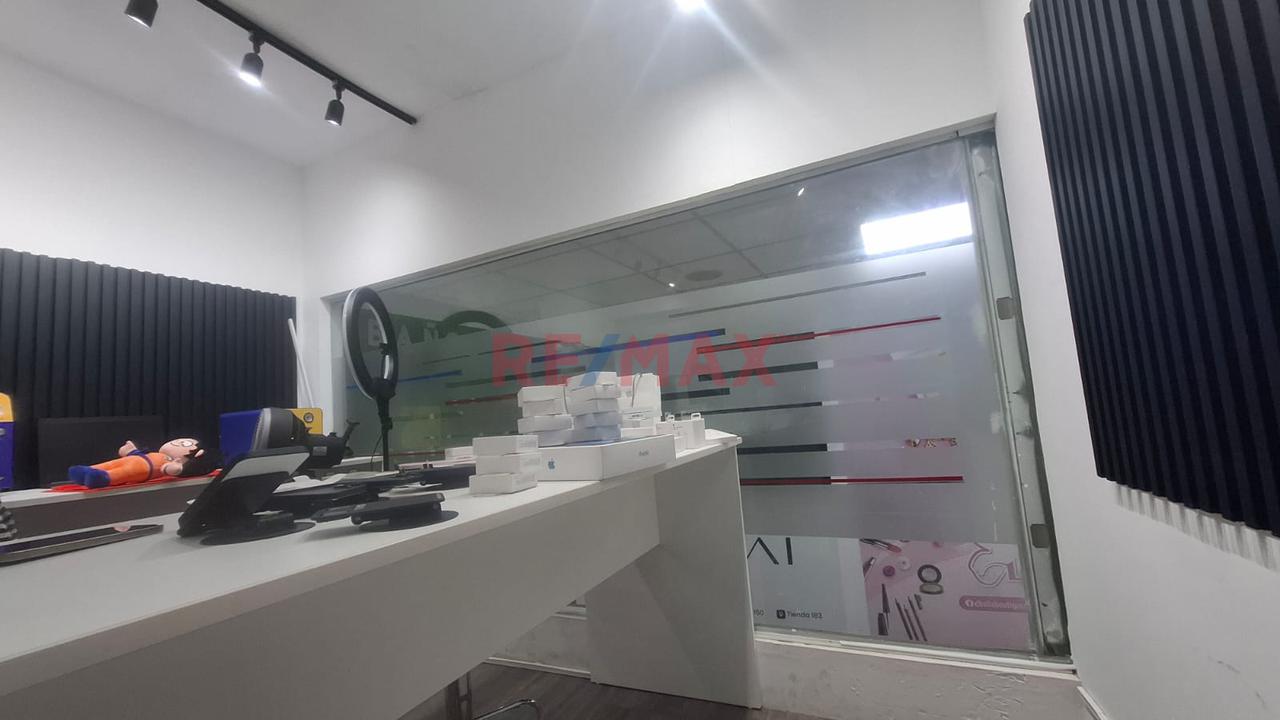 Local comercial en Venta ubicado en Av. Francisco Bolognesi Nª536 - Stand. 110 (c.c. Plaza Bolognesi) Local comercial en Venta ubicado en Av. Francisco Bolognesi Nª536 - Stand. 110 (c.c. Plaza Bolognesi)