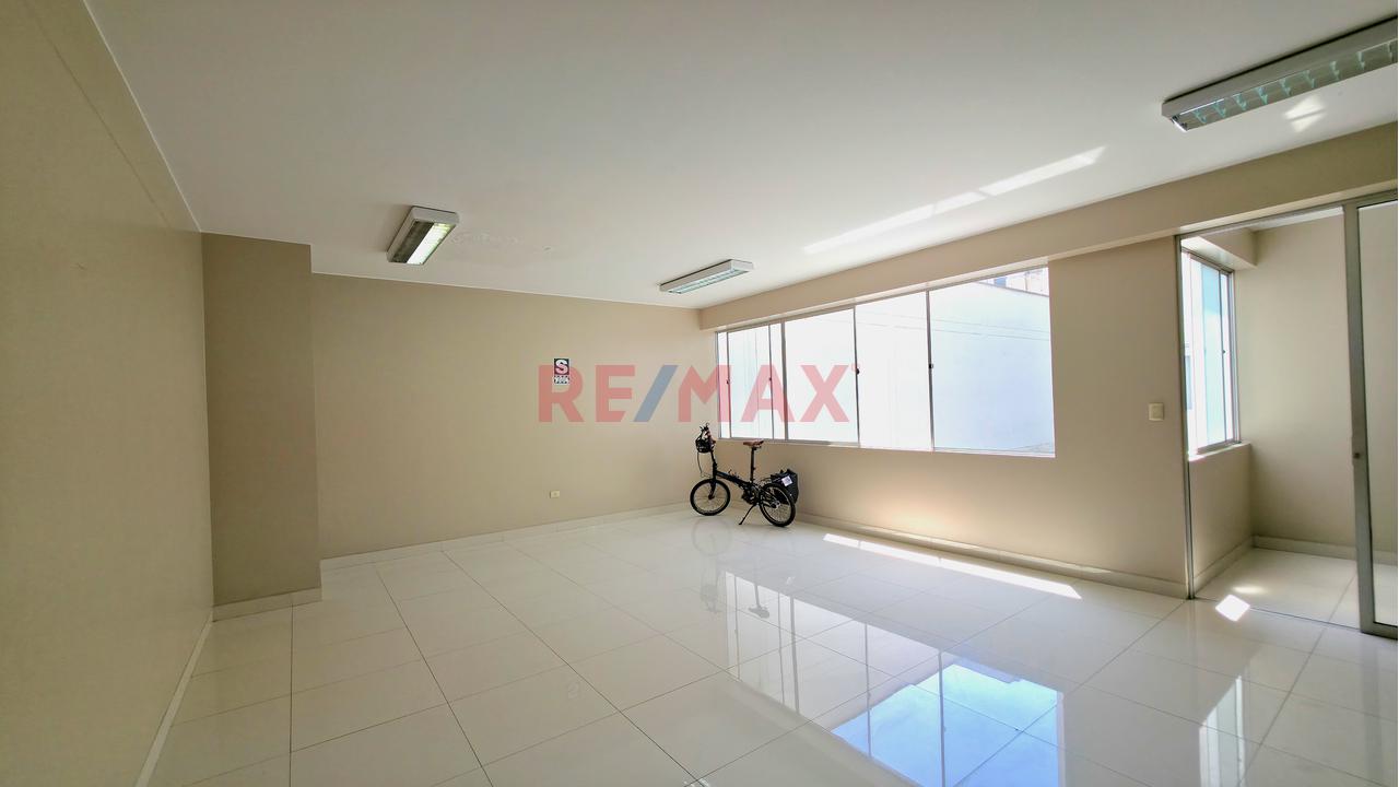 Venta Lindo Departamento 7 Mo Piso Ubicacion  Extrategica Para Inversion ..!!!! — foto 3