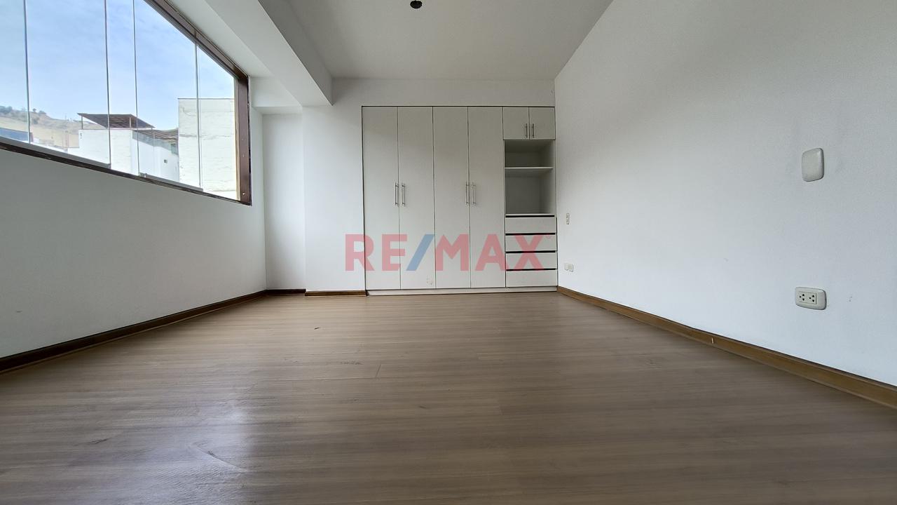 Exclusivo Duplex  En Valle Hermoso 300 M2, 3 Hab, Piscina, Terraza Y 2 Estacionamientos — foto 12