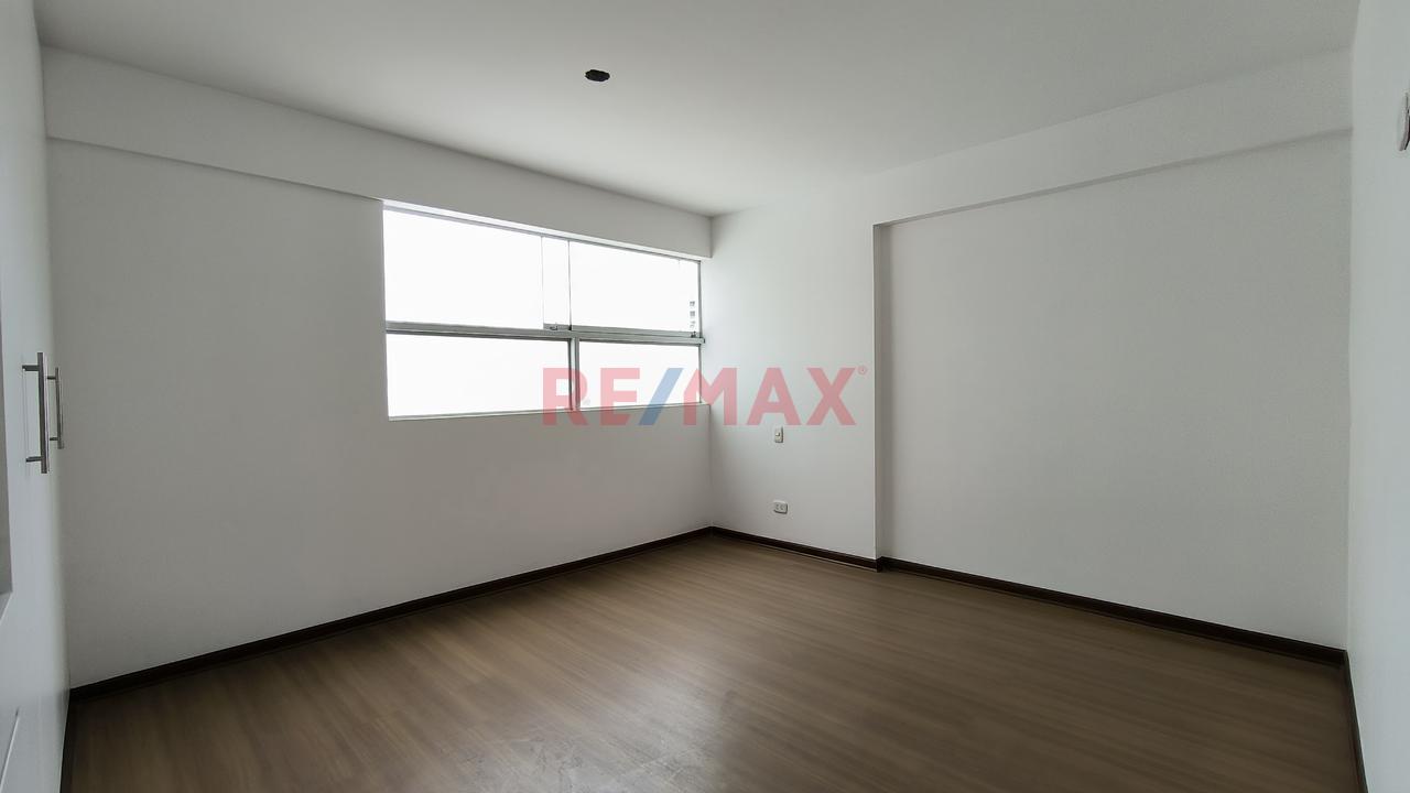 Exclusivo Duplex  En Valle Hermoso 300 M2, 3 Hab, Piscina, Terraza Y 2 Estacionamientos — foto 9