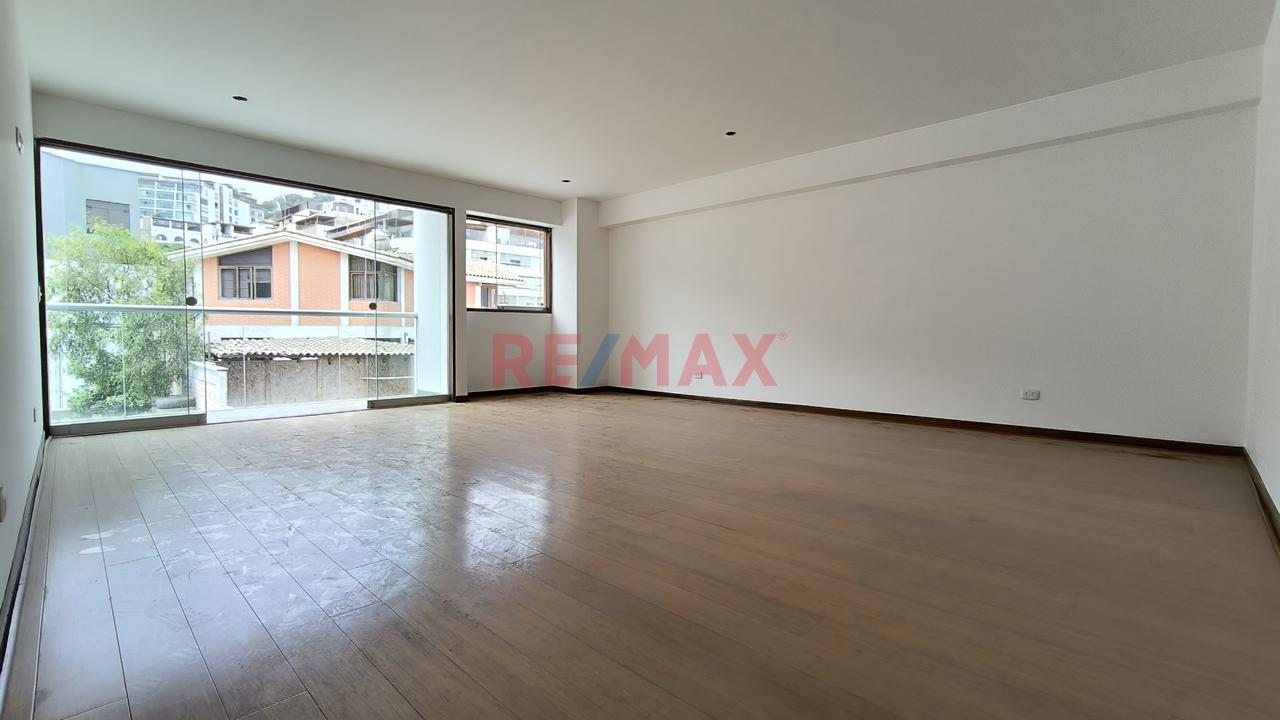 Exclusivo Duplex  En Valle Hermoso 300 M2, 3 Hab, Piscina, Terraza Y 2 Estacionamientos — foto 2