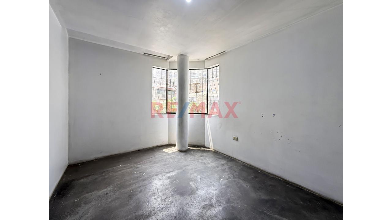 Se Vende Casa De Dos Pisos Totalmente Remodelada - 6