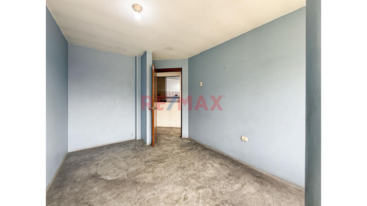 Se Vende Casa De Dos Pisos Totalmente Remodelada - 17