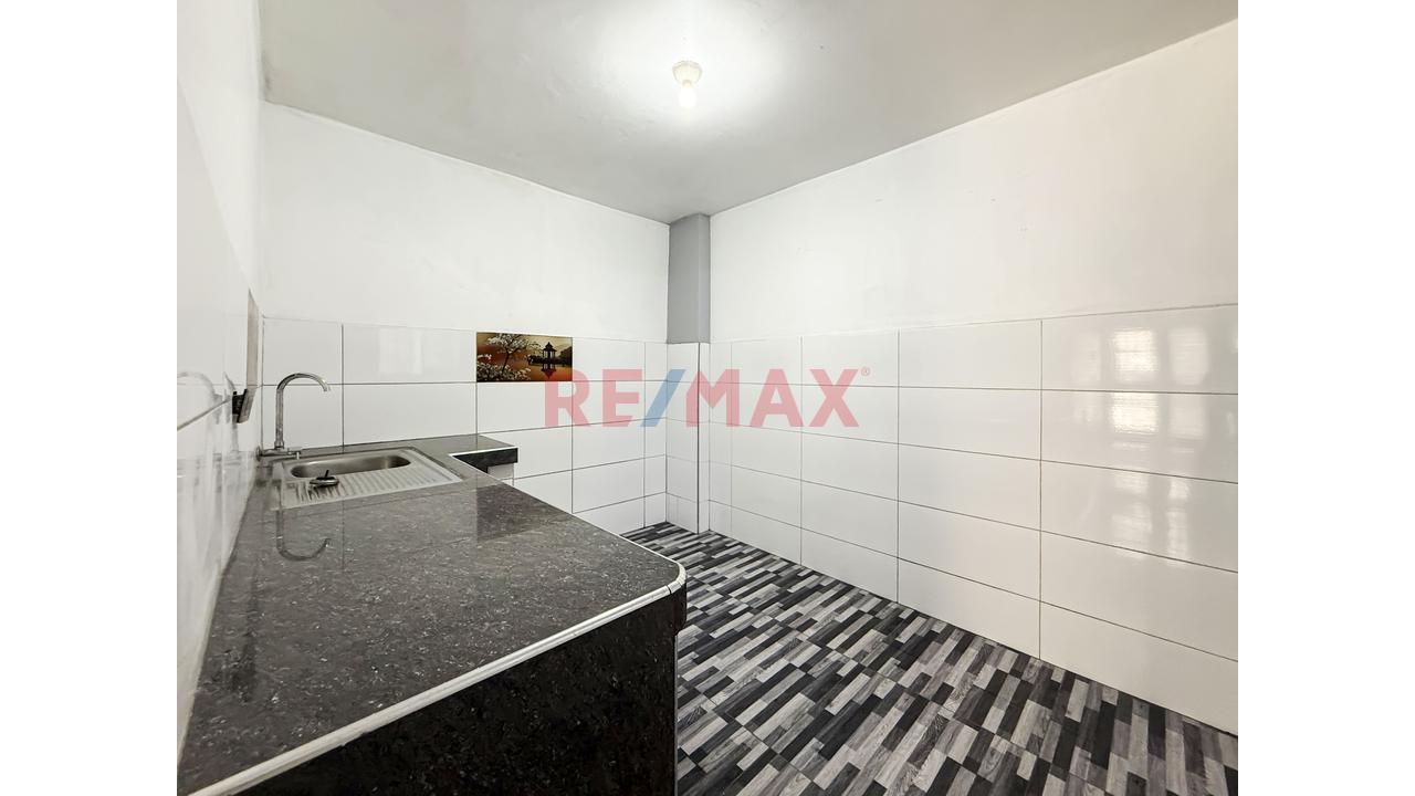 Se Vende Casa De Dos Pisos Totalmente Remodelada - 15
