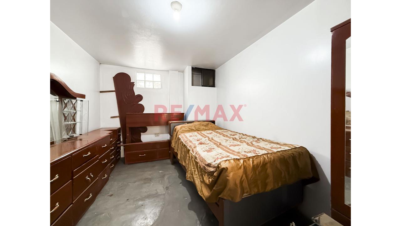 Se Vende Casa De Dos Pisos Totalmente Remodelada - 14