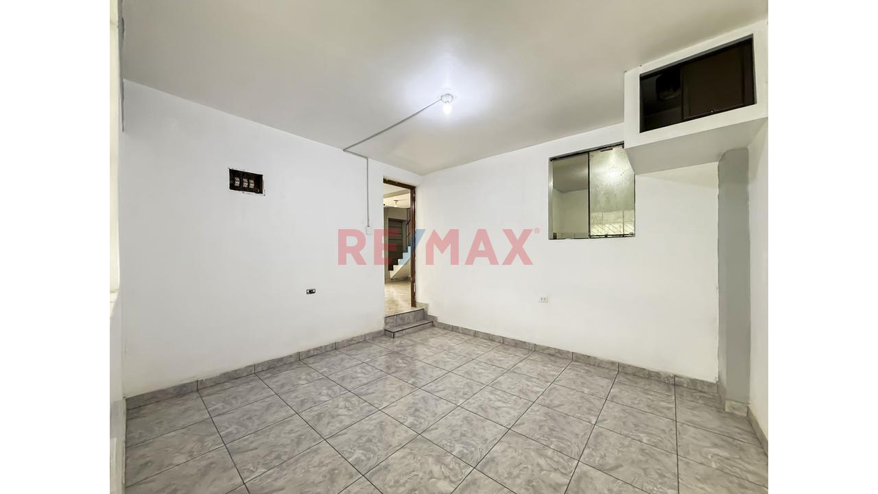 Se Vende Casa De Dos Pisos Totalmente Remodelada - 4