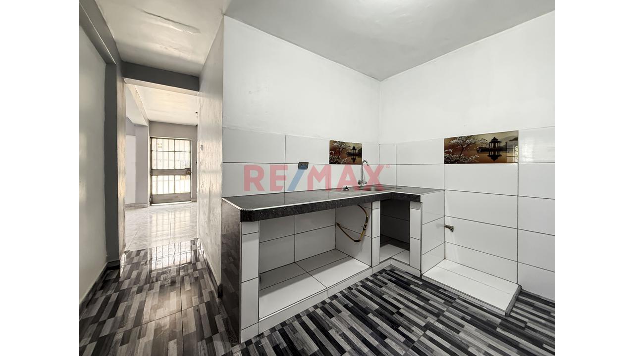 Se Vende Casa De Dos Pisos Totalmente Remodelada - 11
