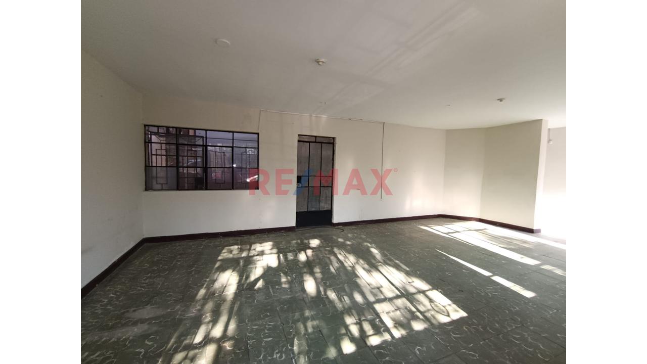 Casa En Venta – Urb. Las Mercedes - 4