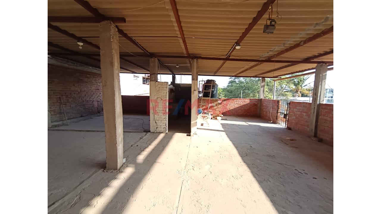 Casa En Venta – Urb. Las Mercedes - 9