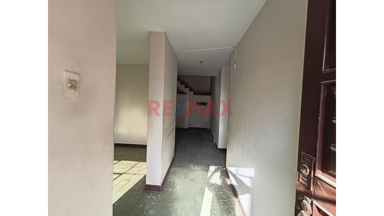 Casa En Venta – Urb. Las Mercedes - 8