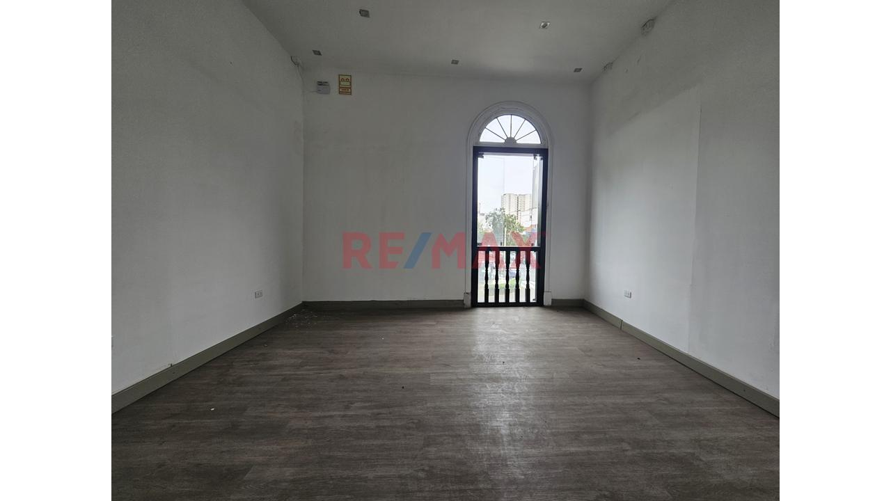 Alquiler De Local Comercial En 2° Piso En Av. Angamos, Miraflores - 3