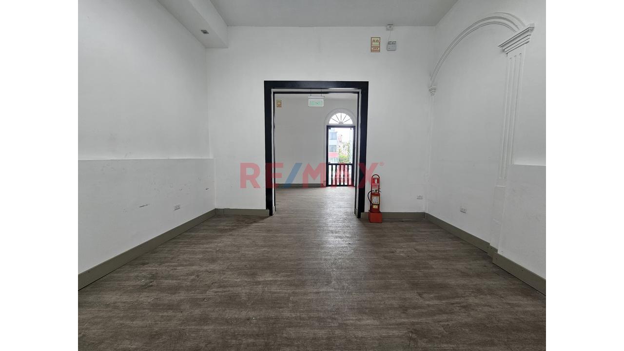 Alquiler De Local Comercial En 2° Piso En Av. Angamos, Miraflores - 7