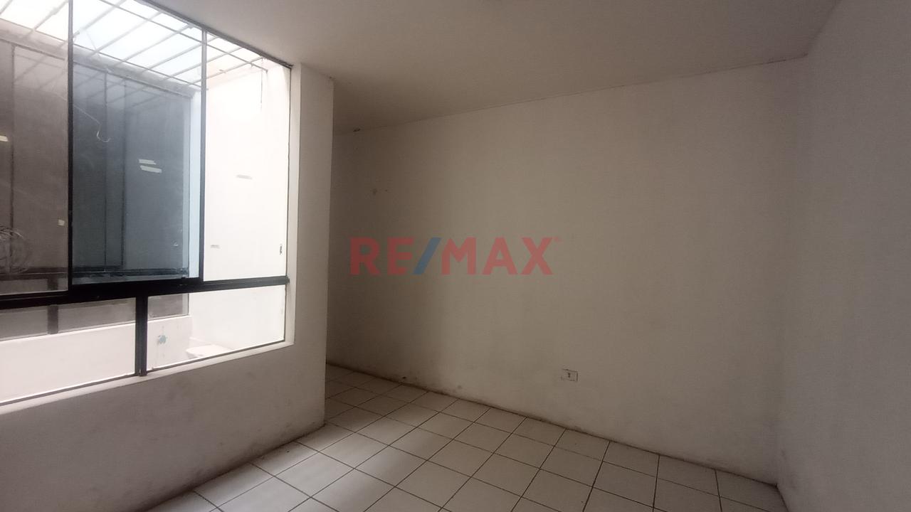 Alquiler De Local 200 M2 En 1Er Piso En Av. El Retablo Comas - 11