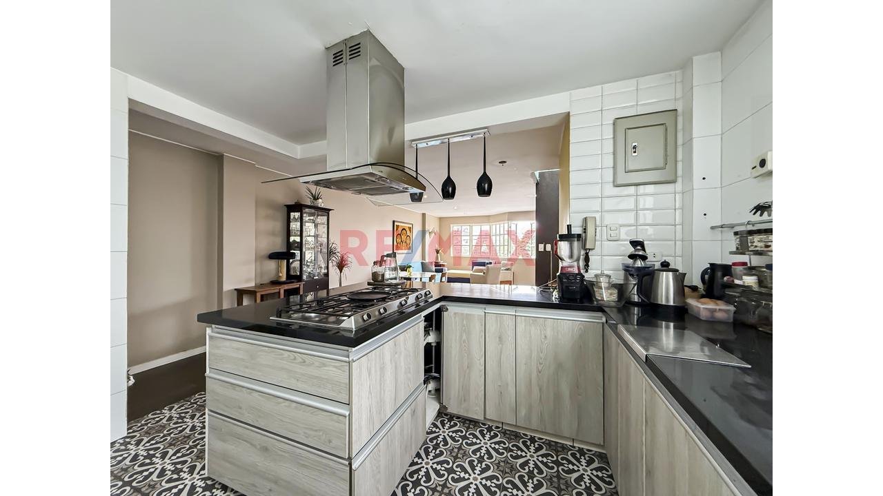 Venta De Departamento Dúplex – La Molina: Amplio Y Remodelado, 4 Dormitorios Con Terraza Y Cochera. Av. Alameda Del Corregidor Con Av. Arboleda. - 9