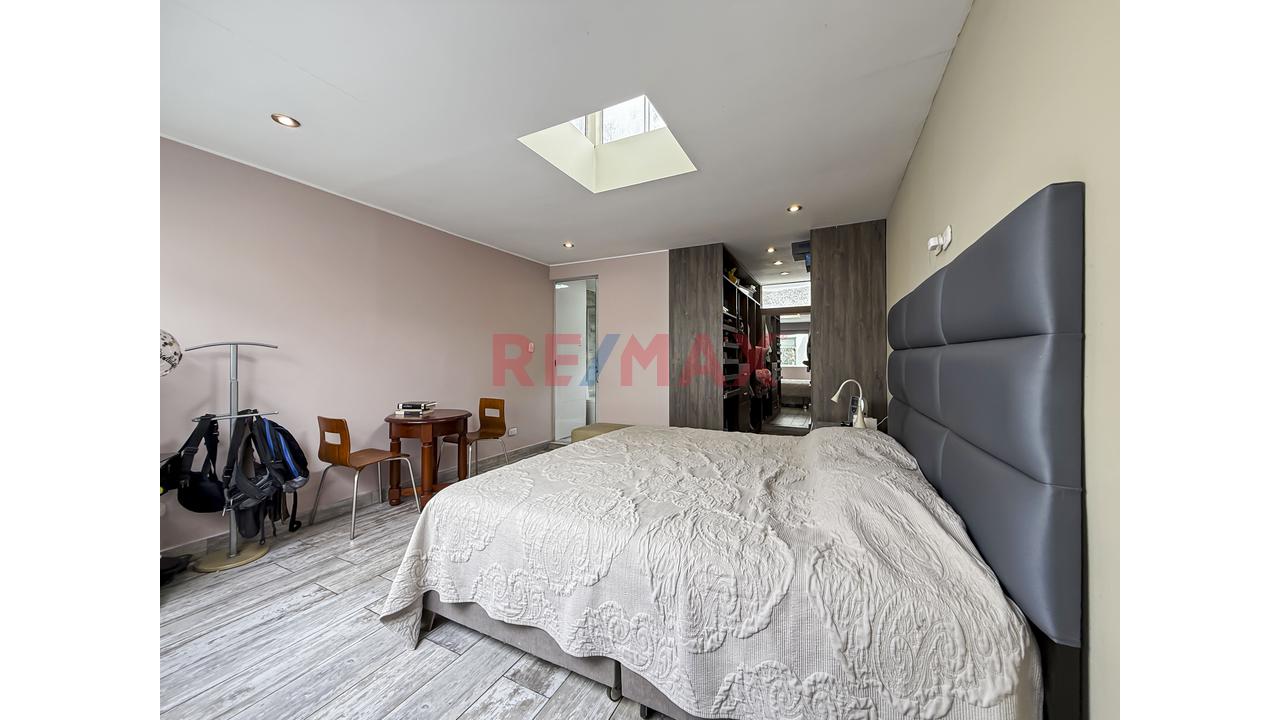 Venta De Departamento Dúplex – La Molina: Amplio Y Remodelado, 4 Dormitorios Con Terraza Y Cochera. Av. Alameda Del Corregidor Con Av. Arboleda. - 19