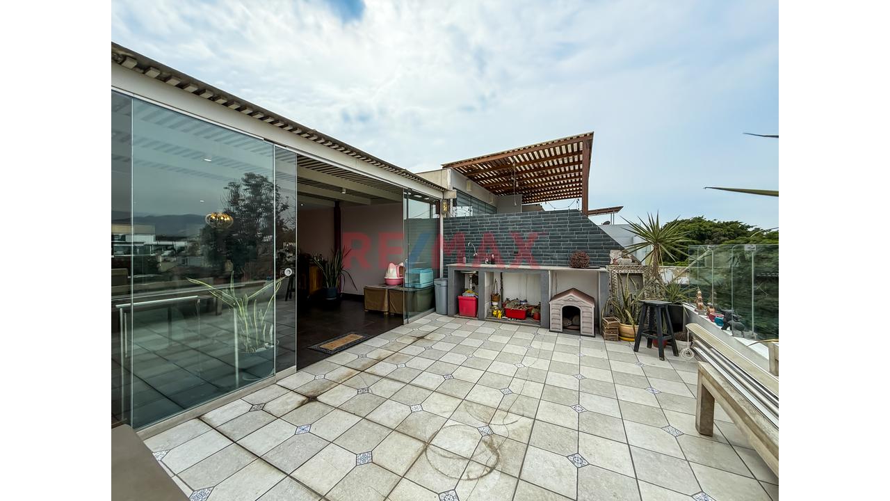 Venta De Departamento Dúplex – La Molina: Amplio Y Remodelado, 4 Dormitorios Con Terraza Y Cochera. Av. Alameda Del Corregidor Con Av. Arboleda. - 17