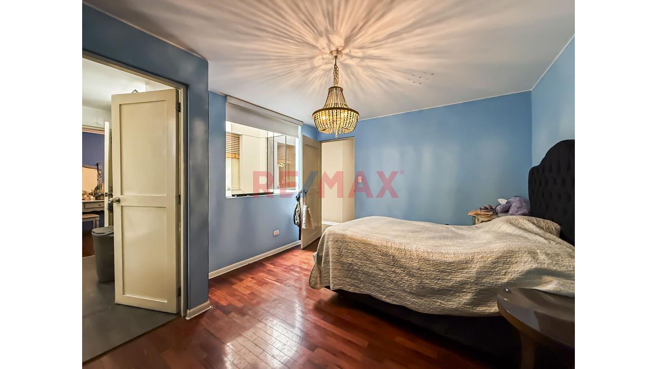 Venta De Departamento Dúplex – La Molina: Amplio Y Remodelado, 4 Dormitorios Con Terraza Y Cochera. Av. Alameda Del Corregidor Con Av. Arboleda. - 11