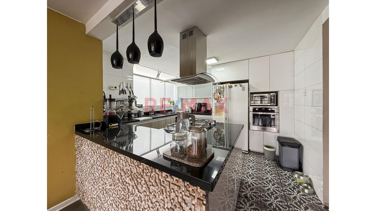 Venta De Departamento Dúplex – La Molina: Amplio Y Remodelado, 4 Dormitorios Con Terraza Y Cochera. Av. Alameda Del Corregidor Con Av. Arboleda. - 8
