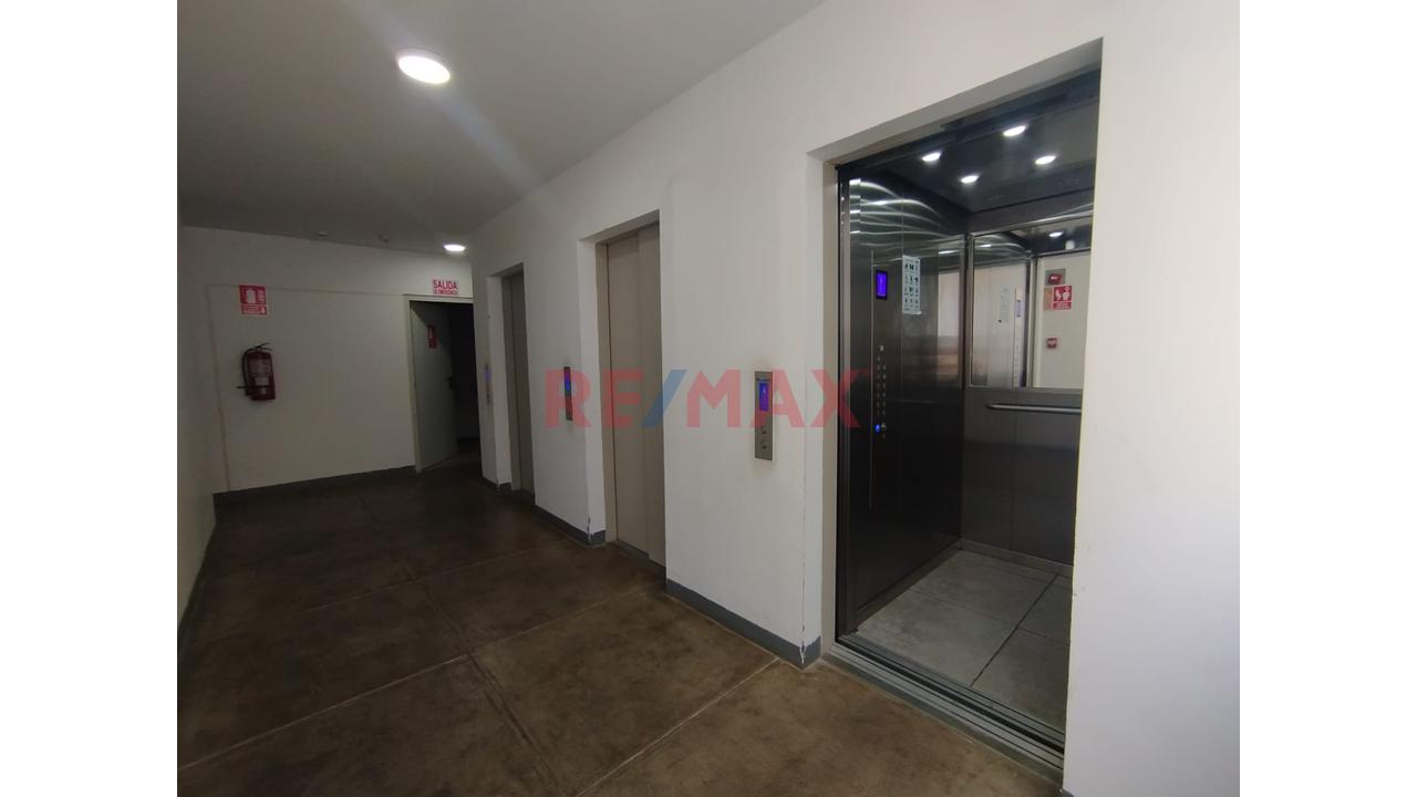Alquiler De Departamento En 6To Piso Con Ascensor En Condominio Centrika — foto 4