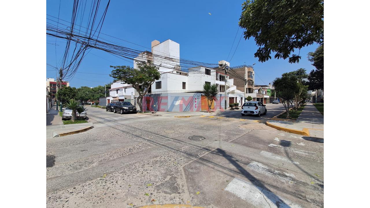 Amplio Terreno ubicado en Pueblo Libre Amplio Terreno ubicado en Pueblo Libre