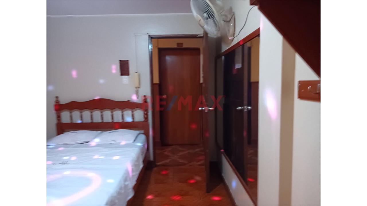 Venta De Casa De 4 Pisos En San Juan De Lurigancho — foto 7