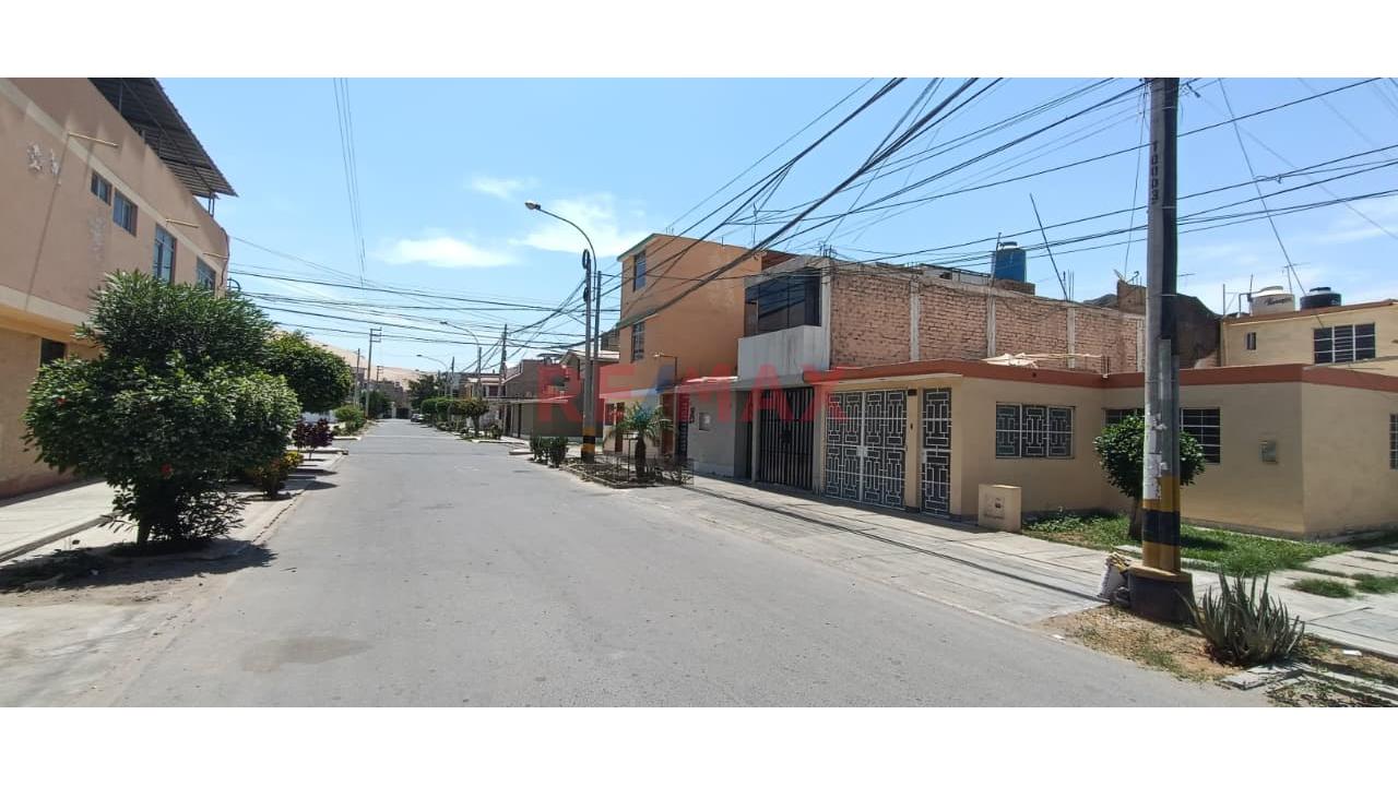 Casa De 160 M2 En La Urb. Santa María Cerca Al Mercado Arenales - 15