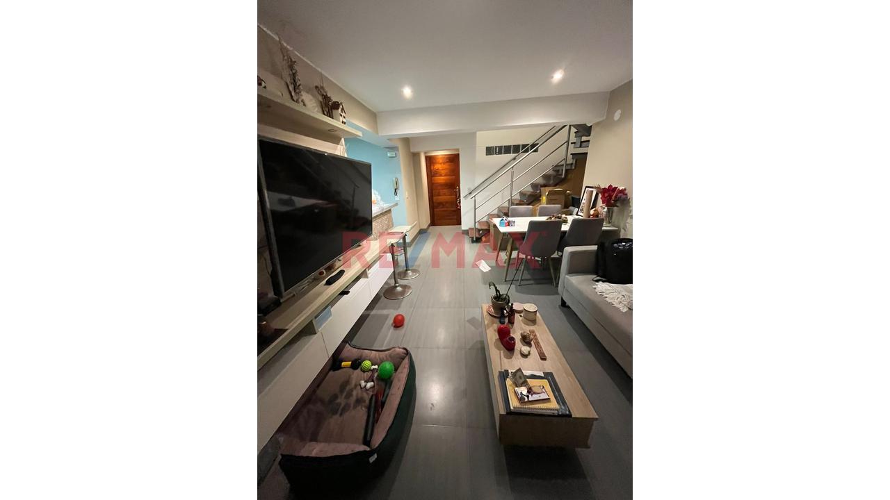 Hermoso Departamento Duplex En La Urbanizacion La Calera De La Merced — foto 3