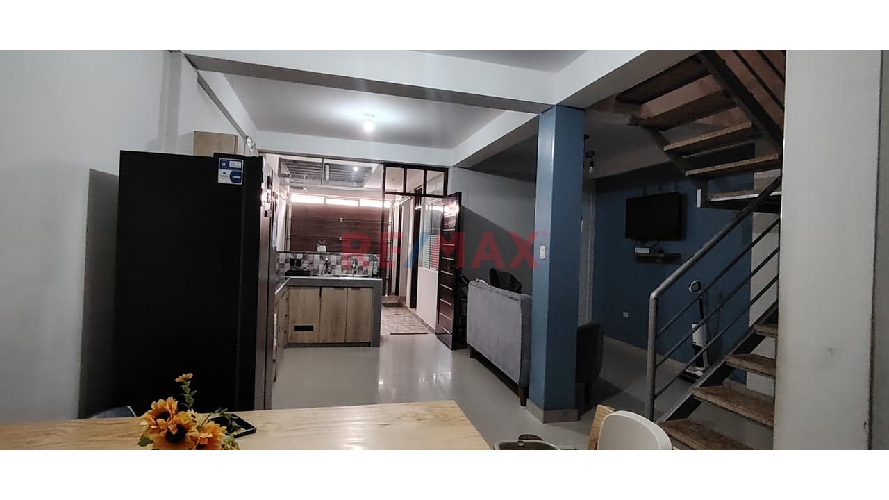 En Venta!! Casa De 3 Pisos En Avenida 2 De Mayo - Moyobamba. - 2