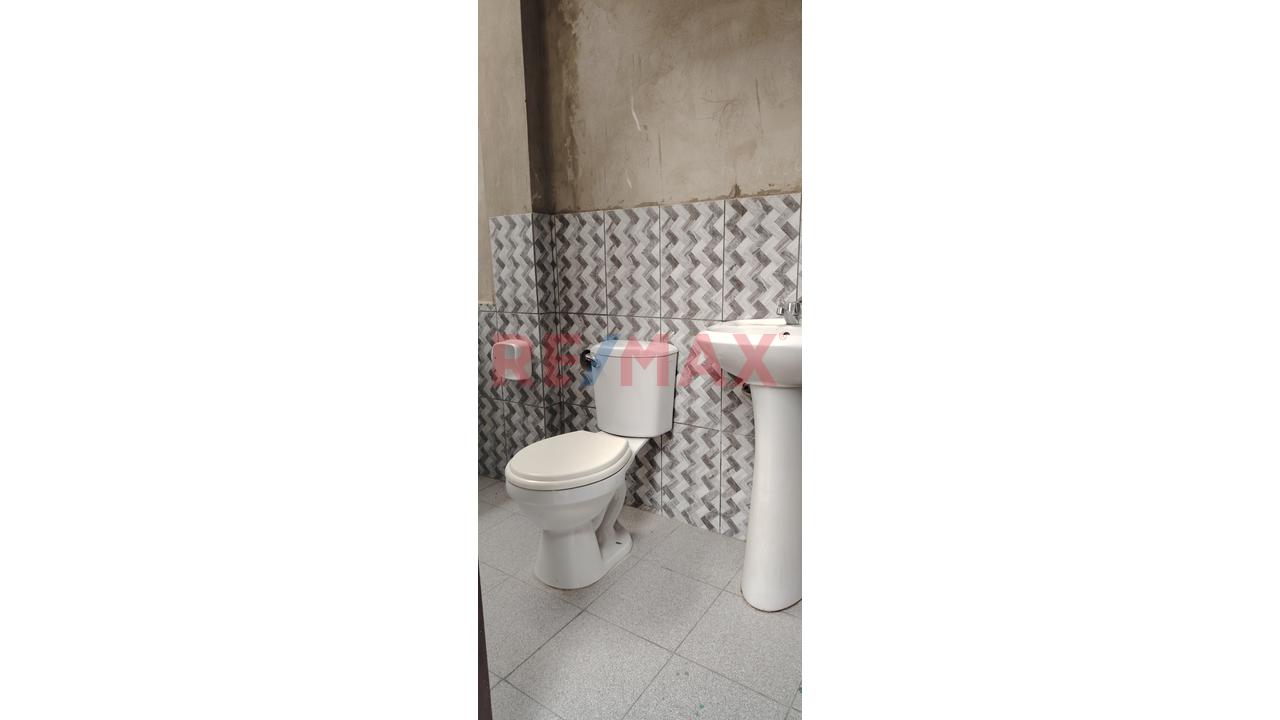 En Venta!! Casa De 3 Pisos En Avenida 2 De Mayo - Moyobamba. - 19