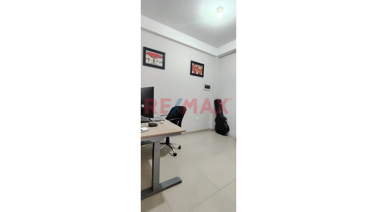 En Venta!! Casa De 3 Pisos En Avenida 2 De Mayo - Moyobamba. - 5