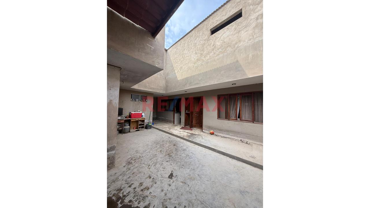 Se Vende Casa De Amplio Terreno En Villa Maria Del Triunfo — foto 4