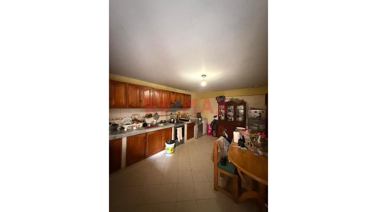 Se Vende Casa De Amplio Terreno En Villa Maria Del Triunfo — foto 5