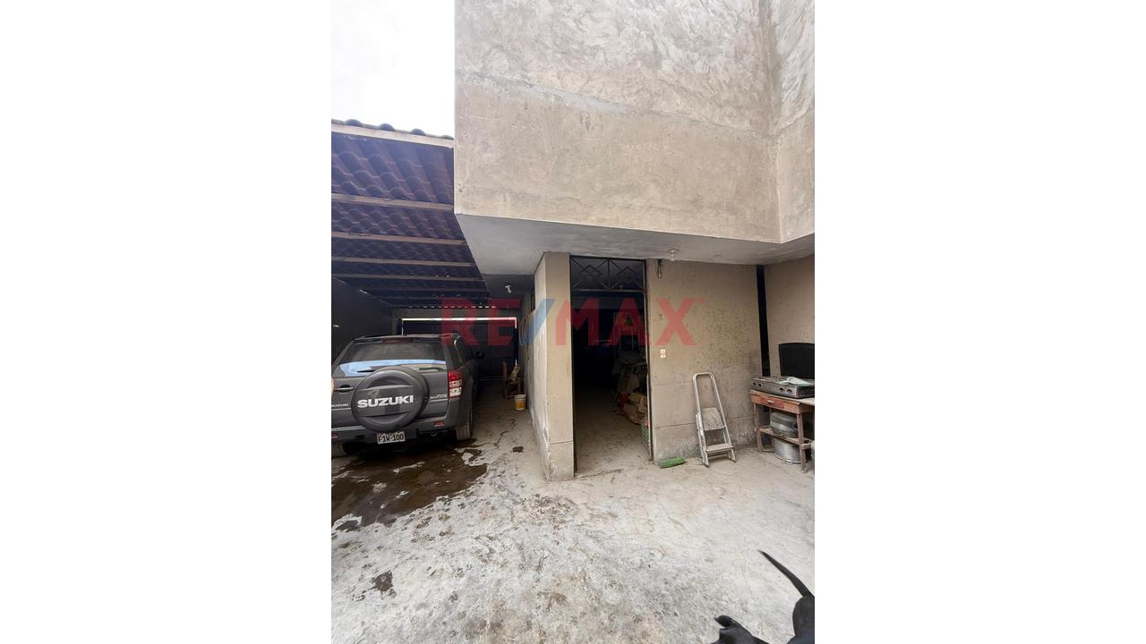 Se Vende Casa De Amplio Terreno En Villa Maria Del Triunfo — foto 8