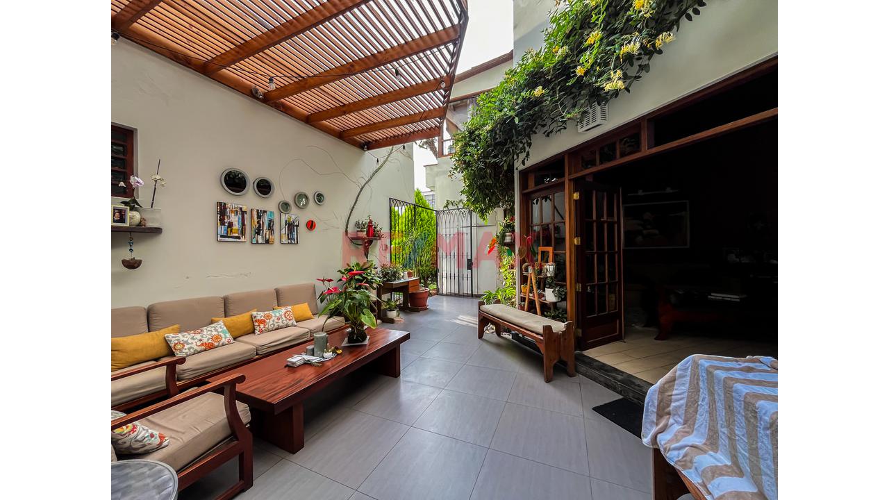 Vendo Amplia Casa En Miraflores - 12