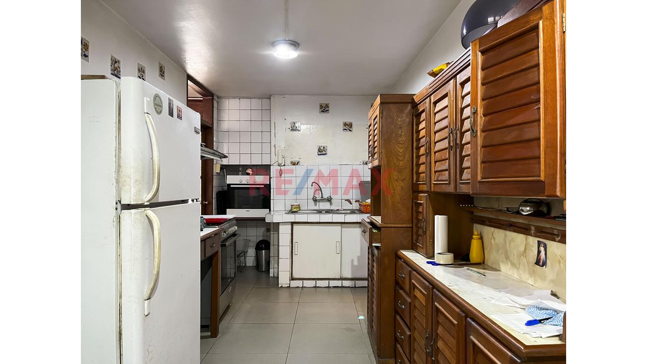 Vendo Amplia Casa En Miraflores - 8