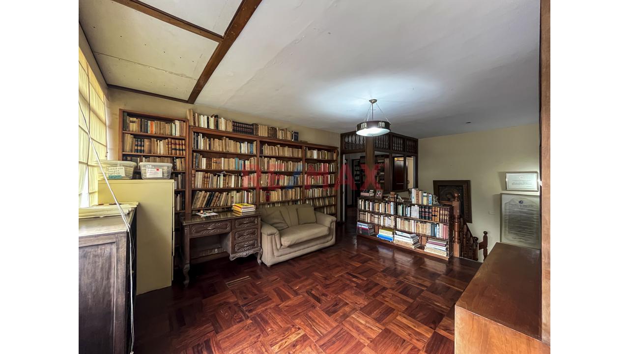 Vendo Amplia Casa En Miraflores - 13